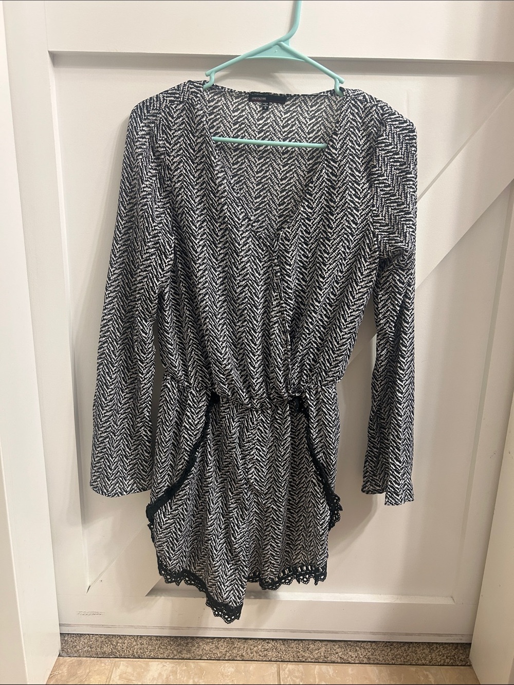 Love Culture Black and White Printed Long-Sleeve Tunic Romper